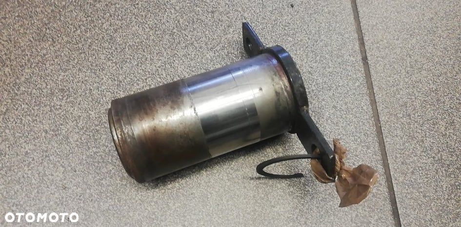 ISEKI SG15 MOCOWANIE TULEJA BELKI ZAWIESZENIA - 1