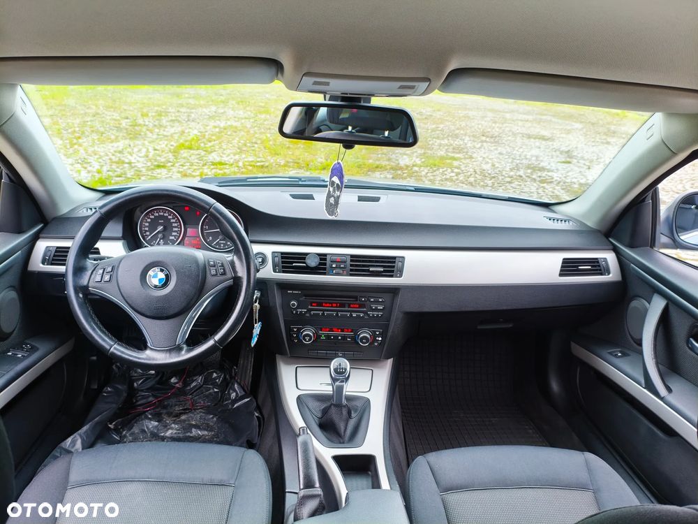 BMW Seria 3 330d xDrive - 18