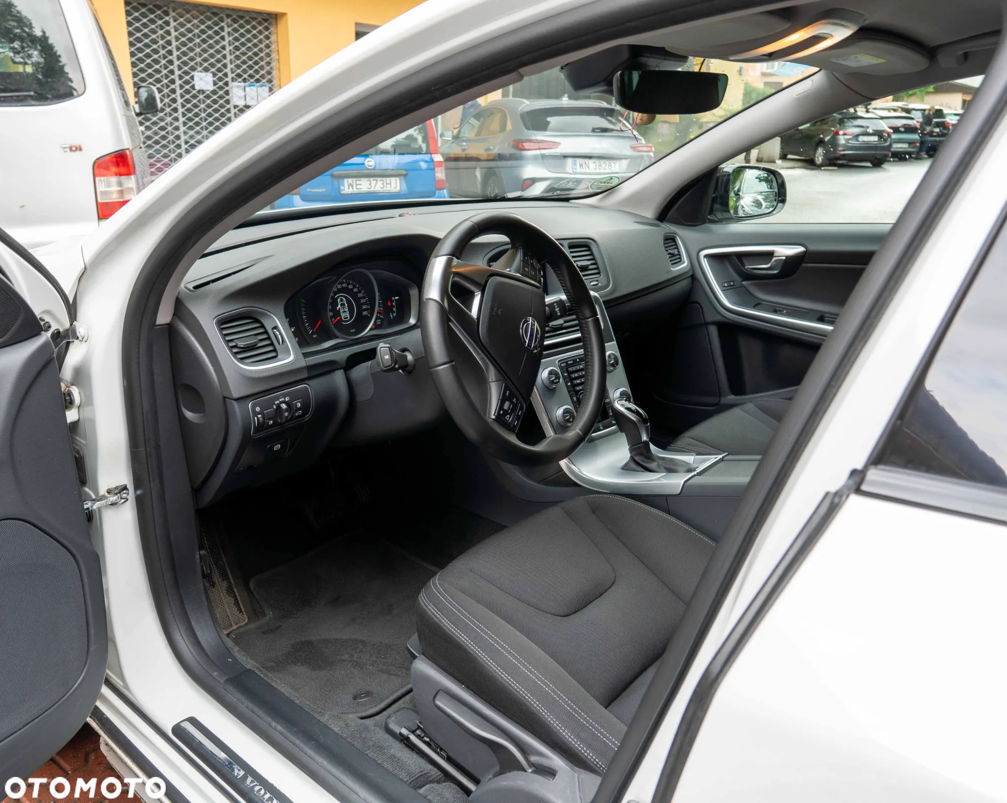 Volvo V60 Cross Country T5 AWD Momentum - 9
