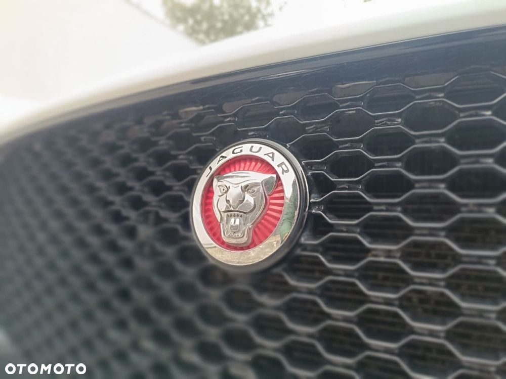 Jaguar F-Pace - 40