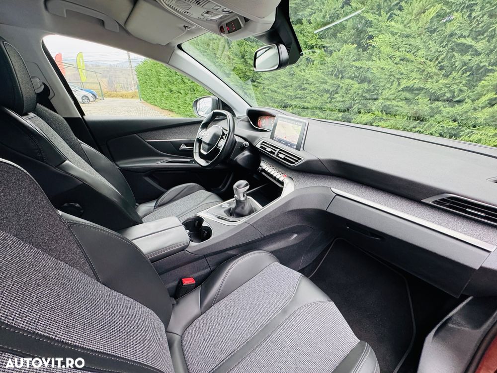 Peugeot 3008 PureTech 130 Stop & Start GPF Allure Pack - 23