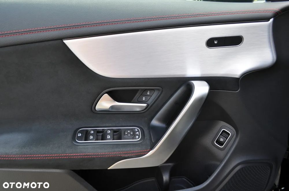 Mercedes-Benz CLA 200 AMG Line 7G-DCT - 15