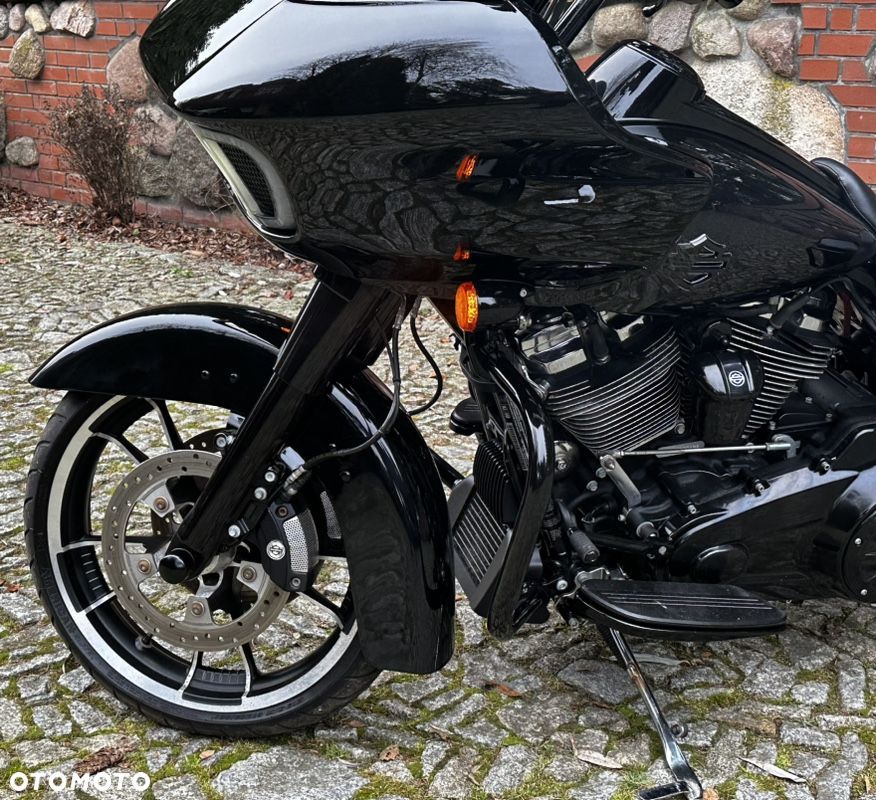 Harley-Davidson Touring Road Glide - 13