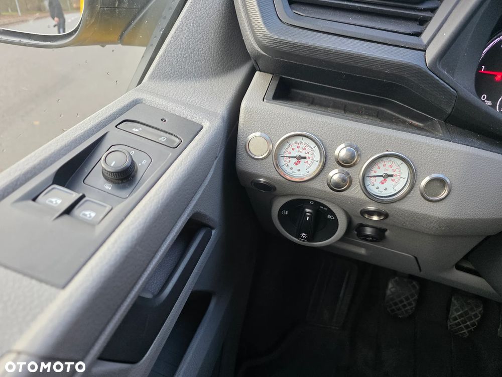 Volkswagen T6 Jużjade - 8