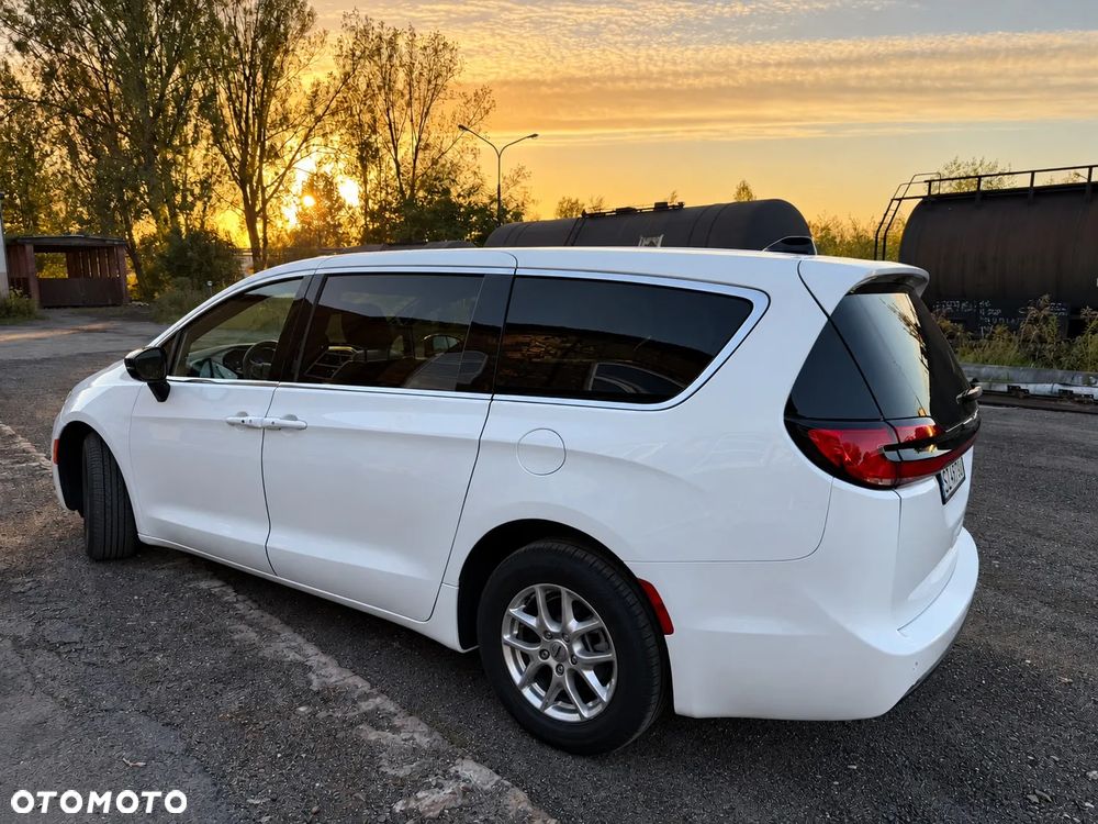 Chrysler Pacifica - 10