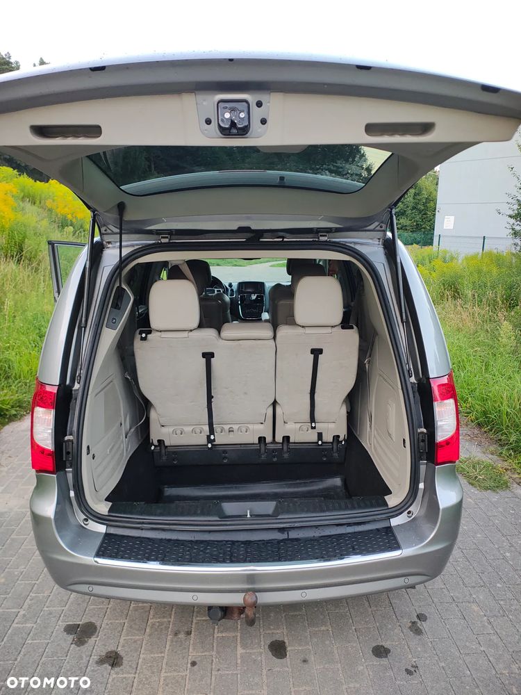 Chrysler Town & Country 3.6 Limited - 20