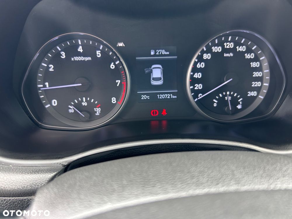 Hyundai i30 1.5 DPI Classic + - 13