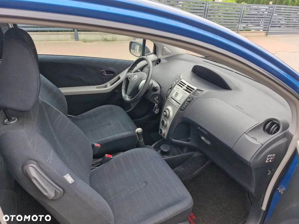 Toyota Yaris 1.0 Luna A/C - 34