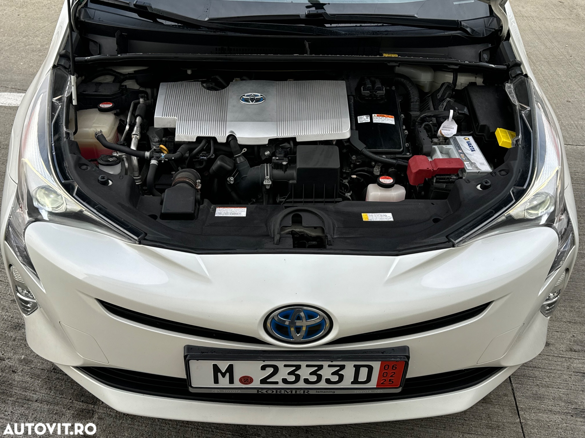Toyota Prius (Hybrid) Life - 24