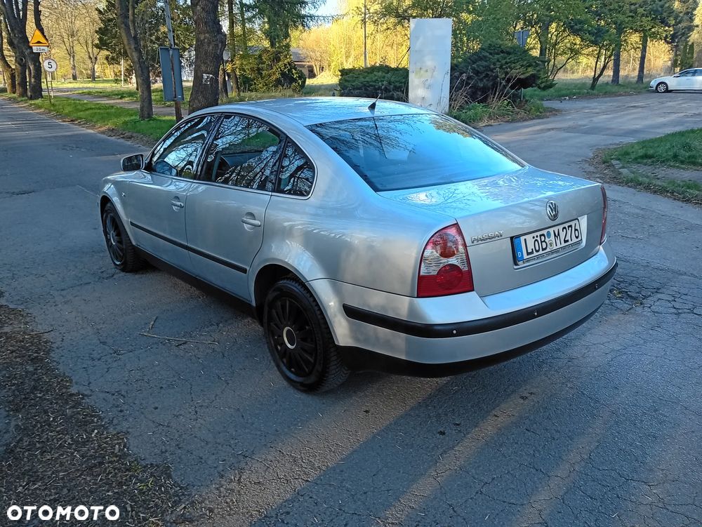 Volkswagen Passat 1.6 GL - 6