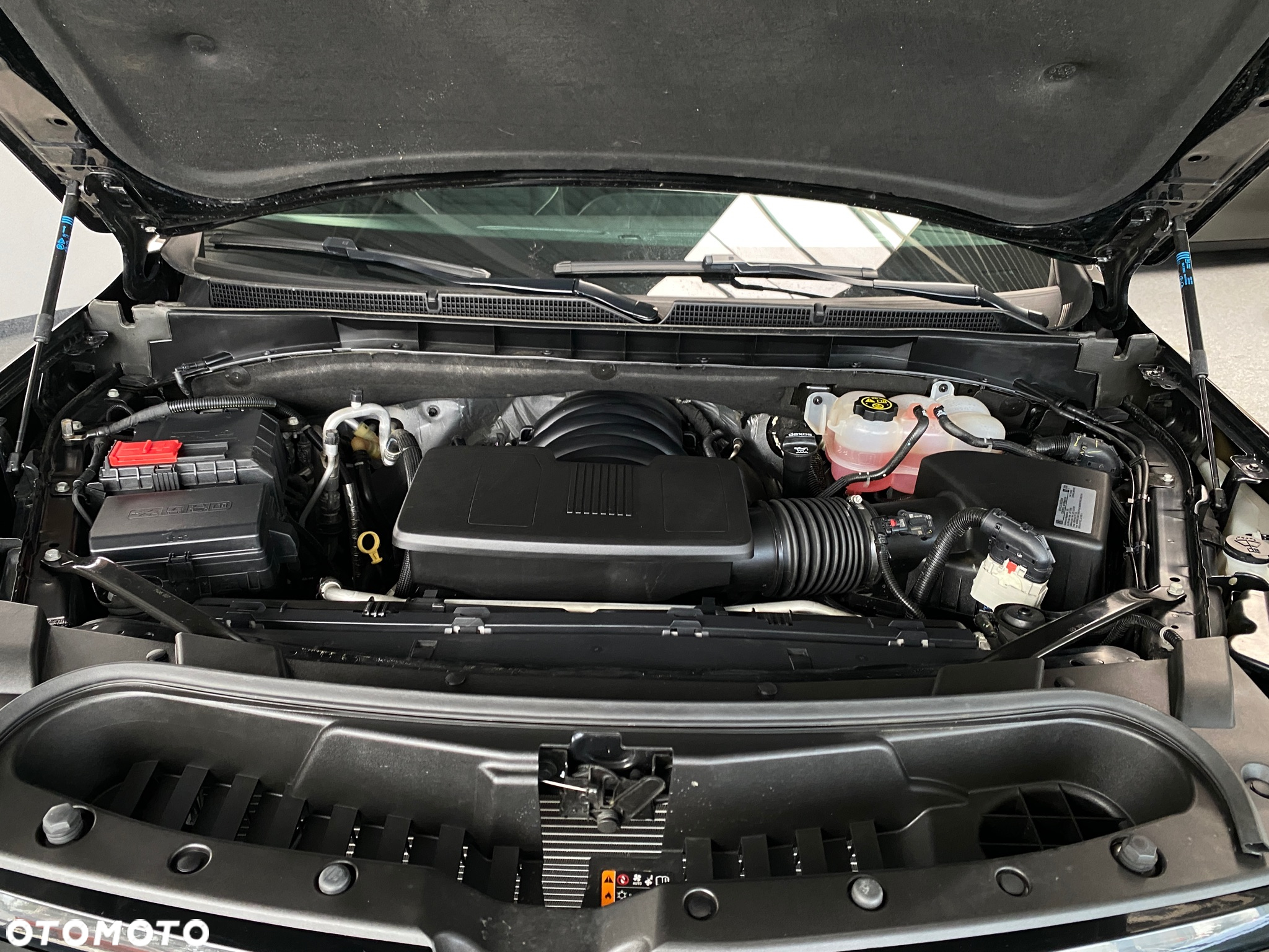 Cadillac Escalade 6.2 V8 AWD AT Platinum - 38