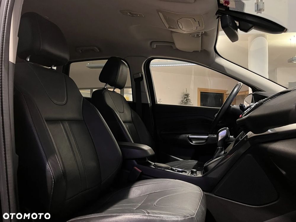 Ford Kuga 2.0 TDCi 4x4 Titanium - 25