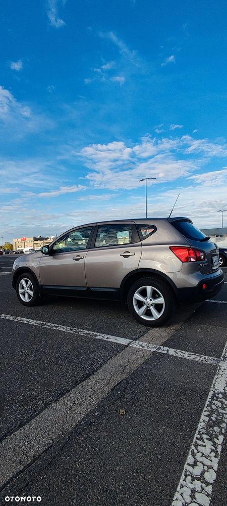 Nissan Qashqai 2.0 4x4 Tekna Premium - 4