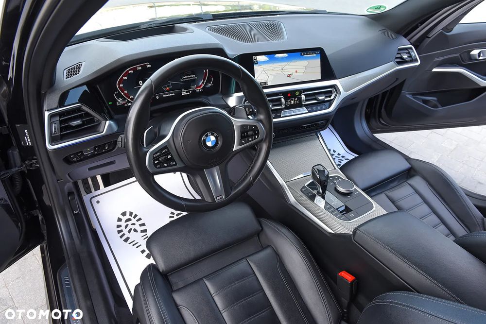 BMW Seria 3 320d xDrive Edition M Sport Shadow - 27