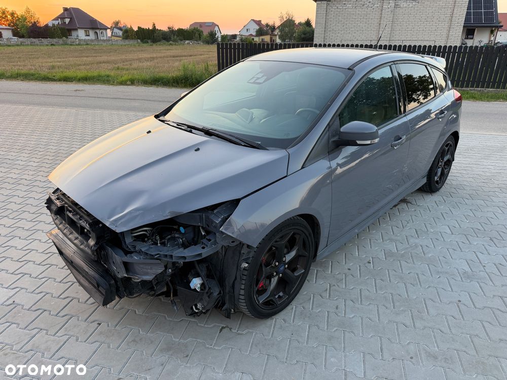 Ford Focus 2.0 TDCi ST-2 PowerShift - 2