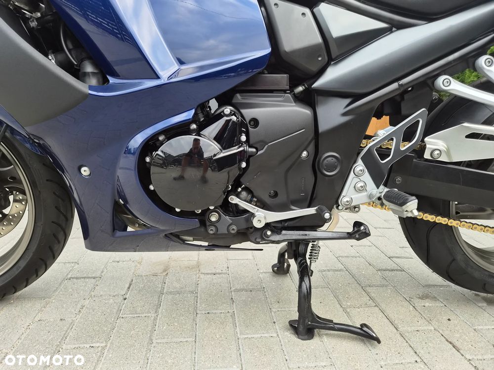 Suzuki GSX - 24