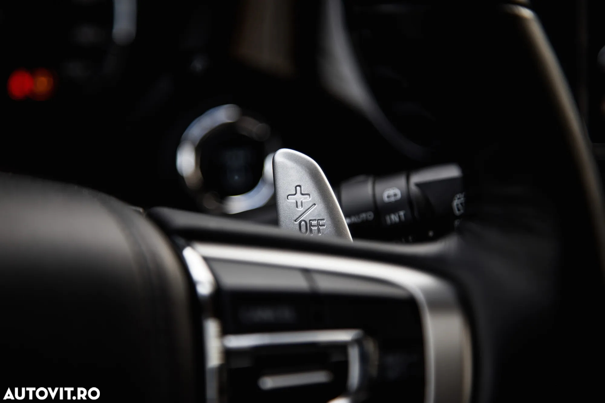 Mitsubishi Outlander 2.0 4WD Plug-In Hybrid Top - 14