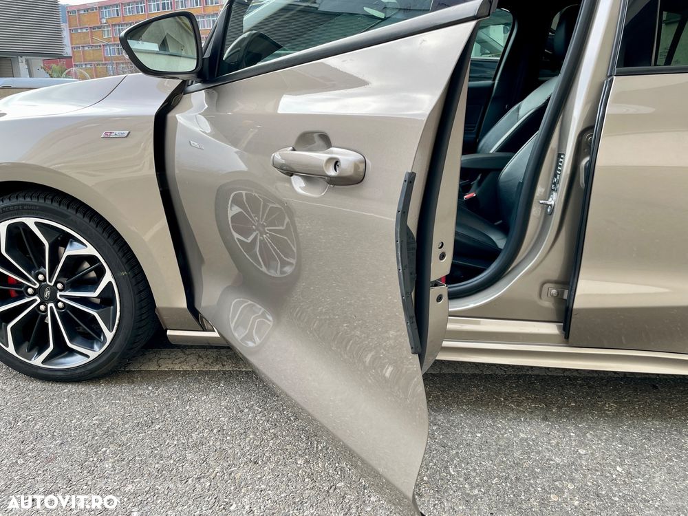 Ford Focus 1.5 Ecoboost ST-Line - 11