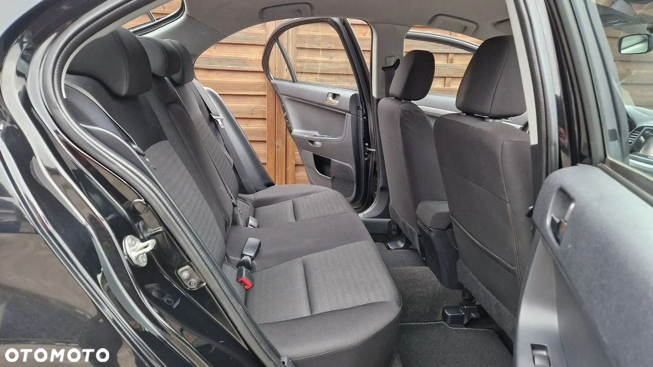 Mitsubishi Lancer - 18