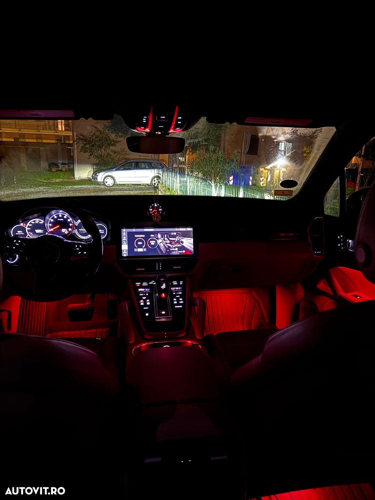 Porsche Cayenne - 17