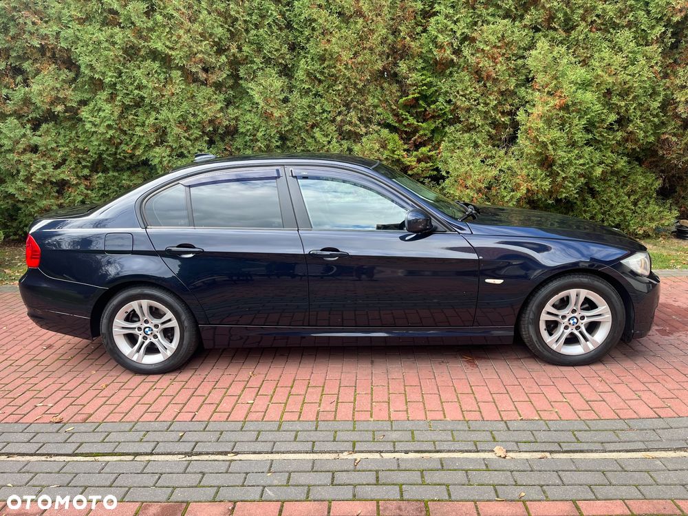 BMW Seria 3 2010 photo 2