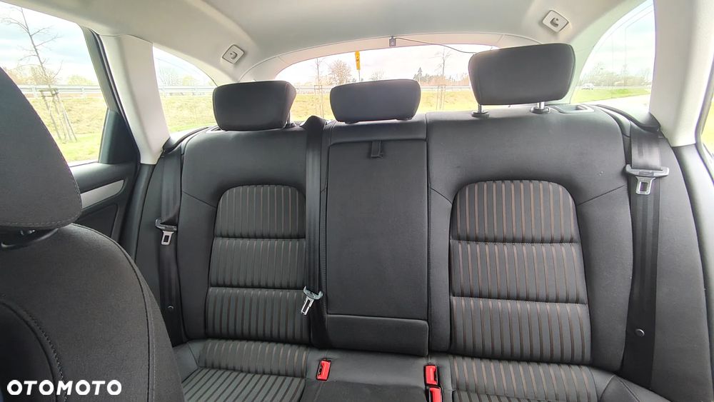 Audi A4 Avant 2.0 TFSI Ambiente - 22