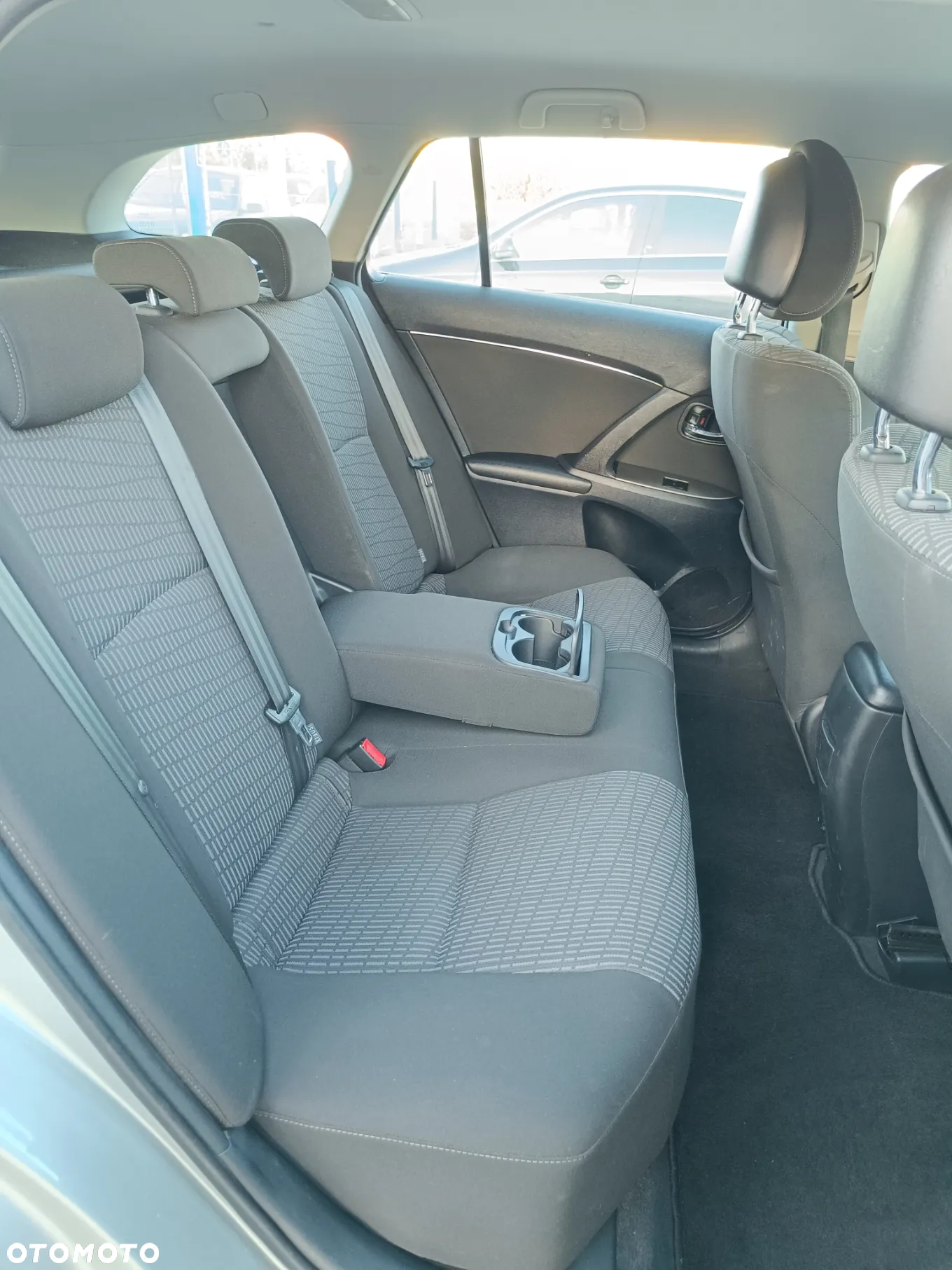 Toyota Avensis 2.0 D-4D Combi Executive - 22