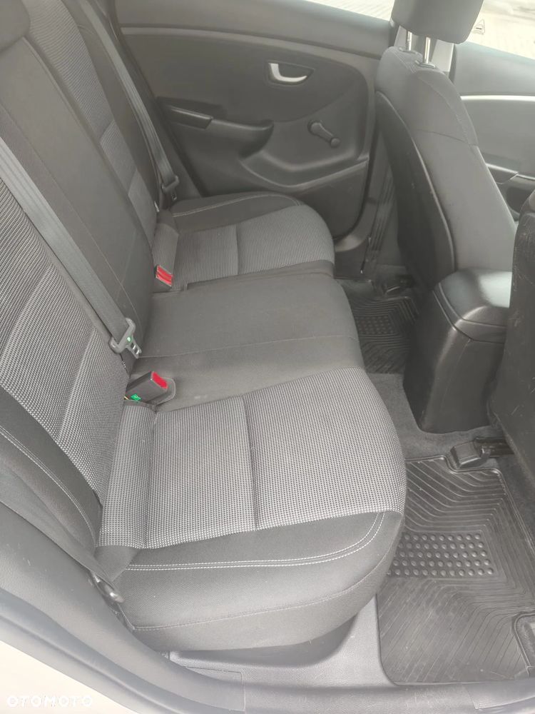 Hyundai i30 1.4 Comfort - 13
