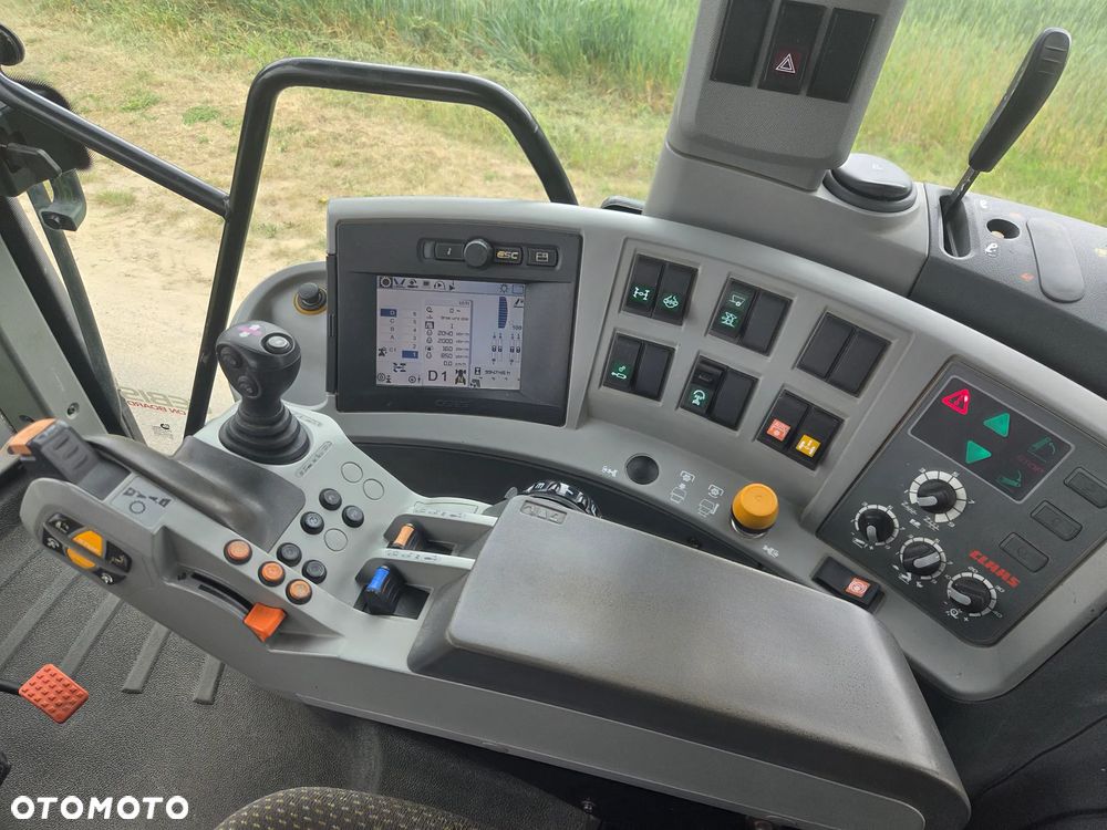 Claas Axion 820 - 7
