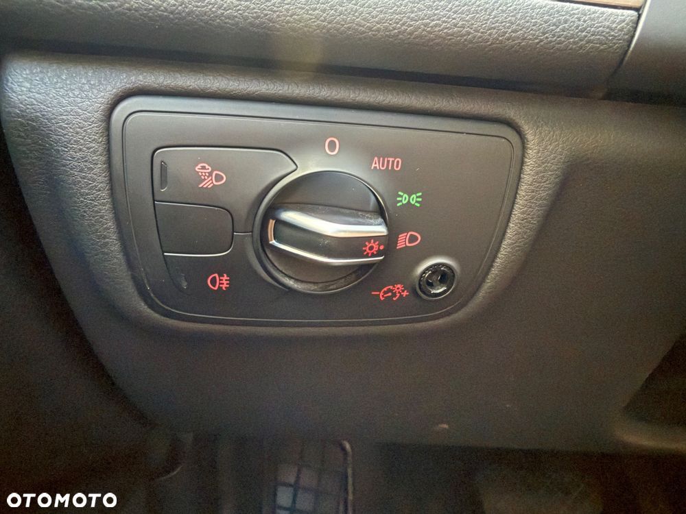 Audi A6 Avant 2.0 TDI ultra S tronic - 32