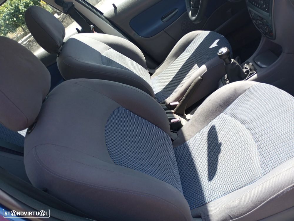 Peugeot 206 1.1 Color Line - 9