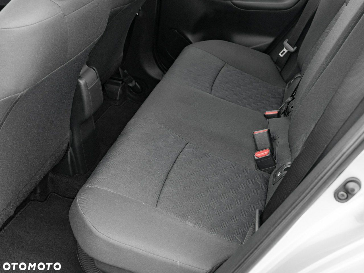 Toyota Yaris Hybrid 1.5 Comfort - 24