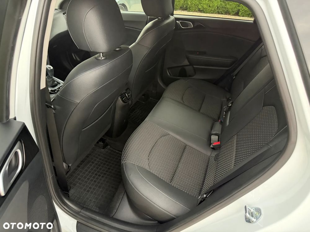 Kia Ceed 1.6 CRDi mHEV L - 7