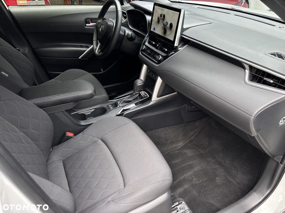 Toyota Corolla Cross - 24