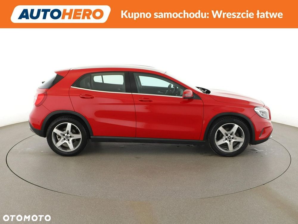Mercedes-Benz GLA 180 7G-DCT Urban - 10