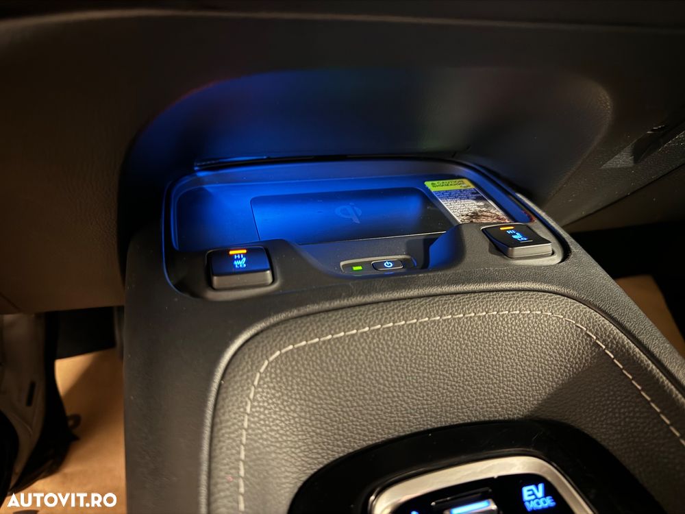 Toyota Corolla 1.8 Hybrid Team Deutschland - 12