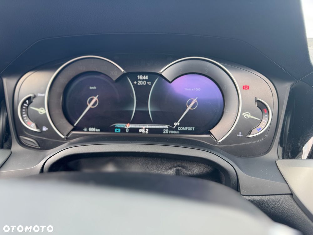 BMW Seria 3 318d Touring - 33