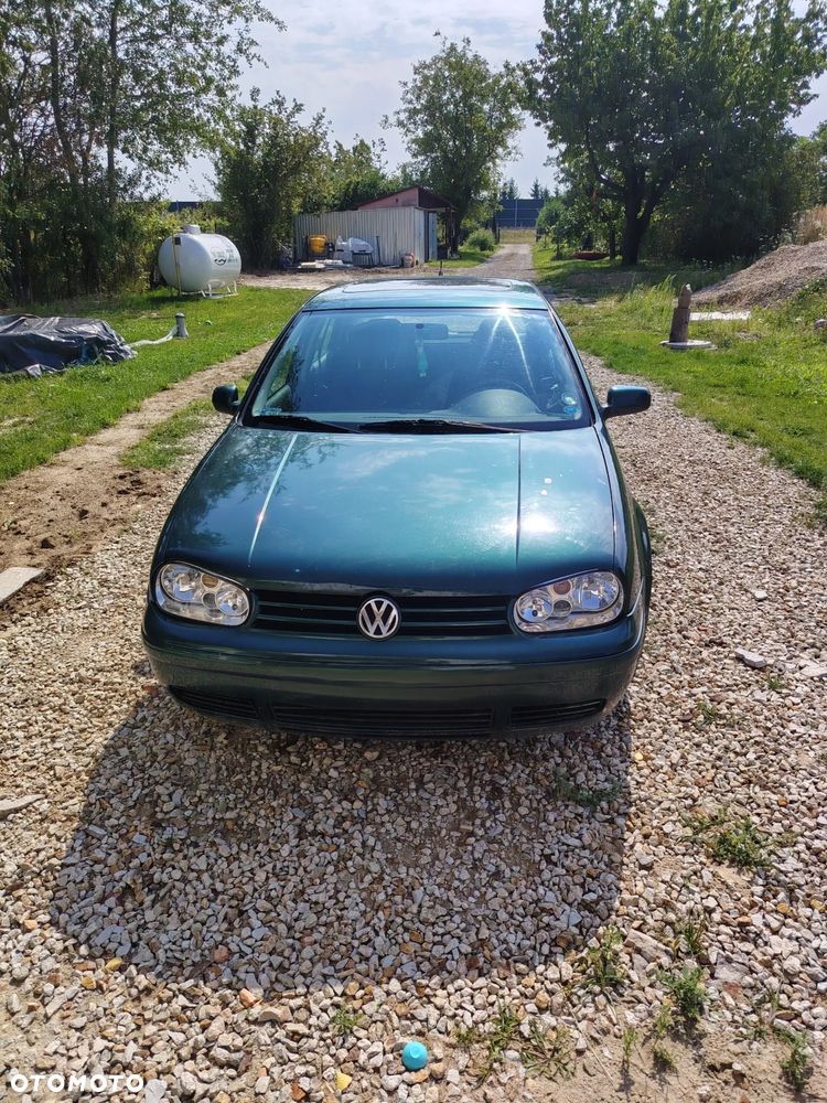 Volkswagen Golf 1.6 Comfortline - 1