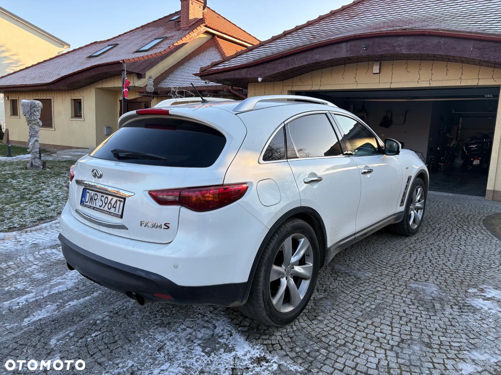 Infiniti FX FX30d GT Premium - 6