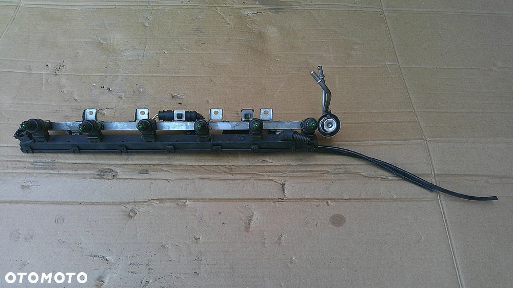 BMW E39 2.5 BEN LISTWA WTRYSKOWA - 5