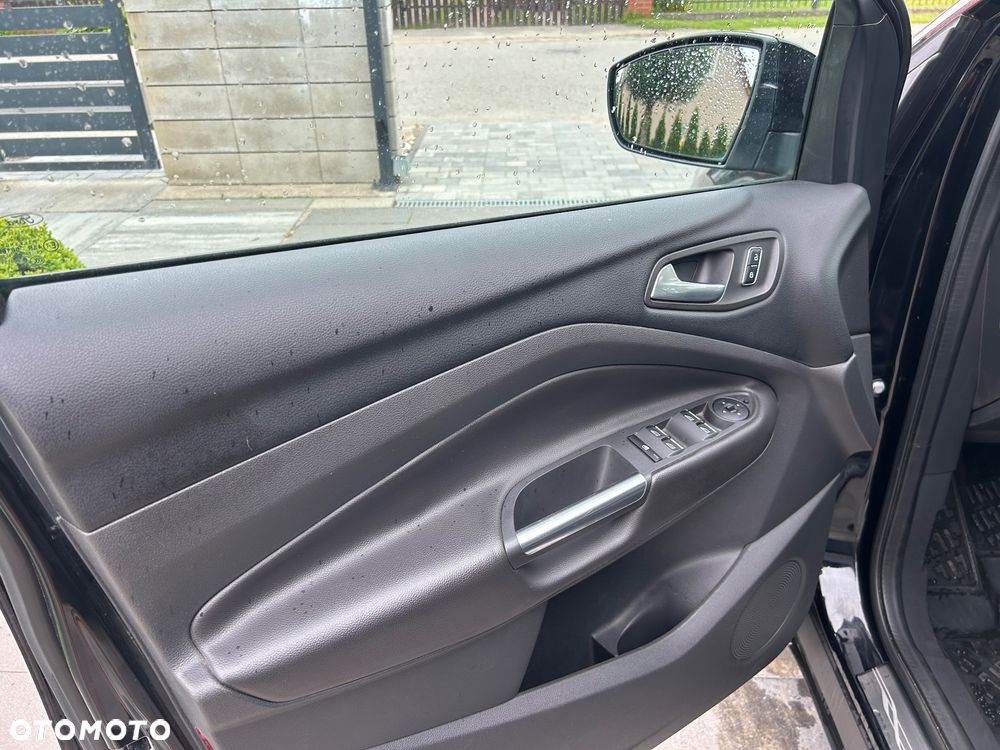 Ford Kuga 1.5 EcoBoost 2x4 Titanium - 18