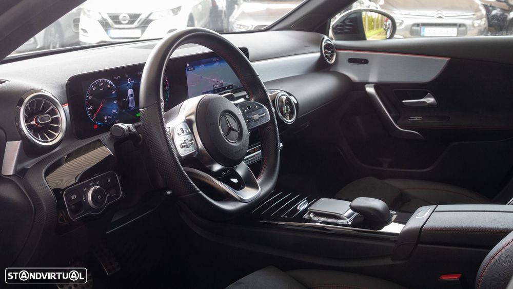 Mercedes-Benz A 250 e AMG Line - 4