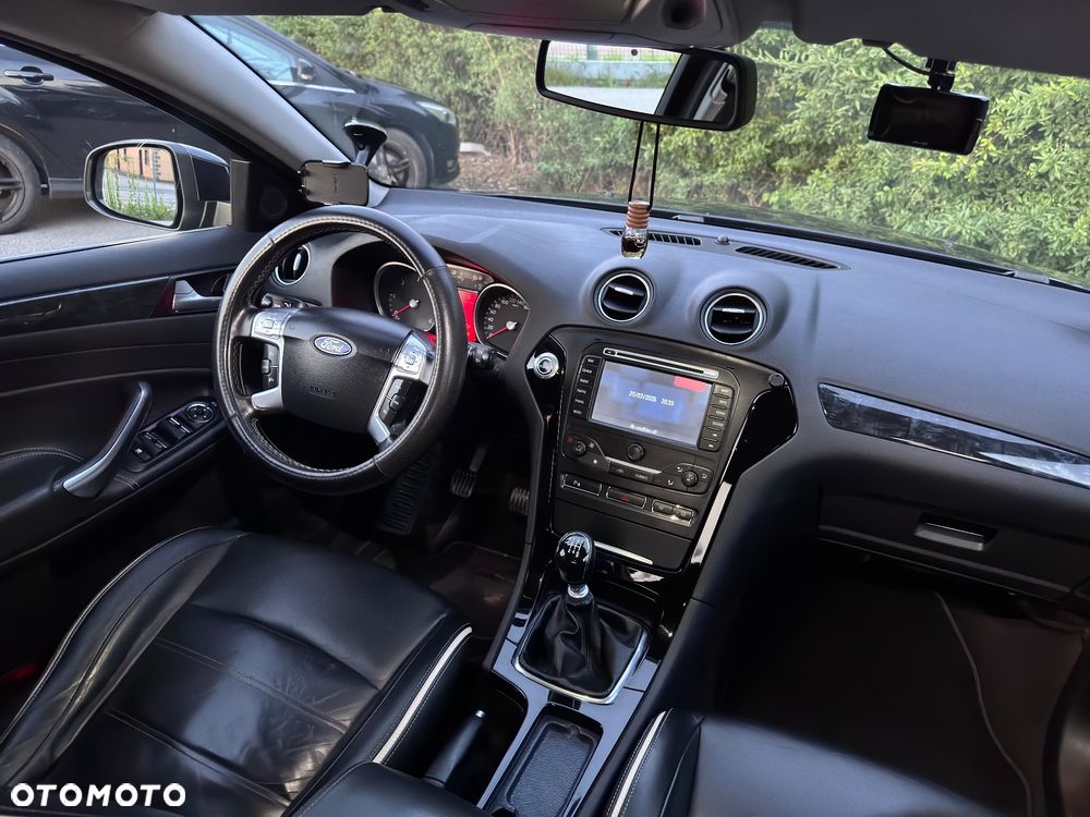 Ford Mondeo 2.0 TDCi Ghia - 13