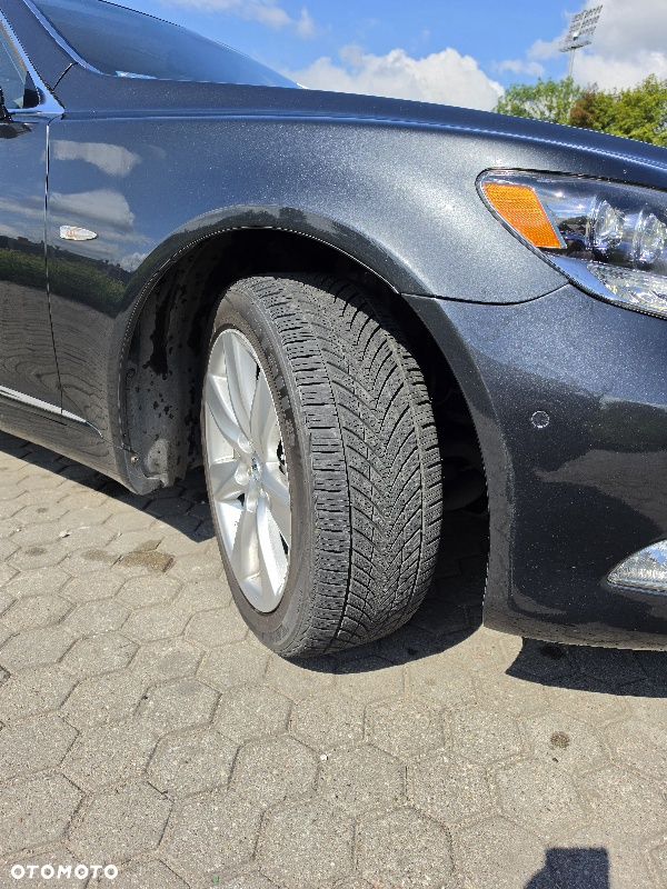 Lexus LS 600h Elegance - 8