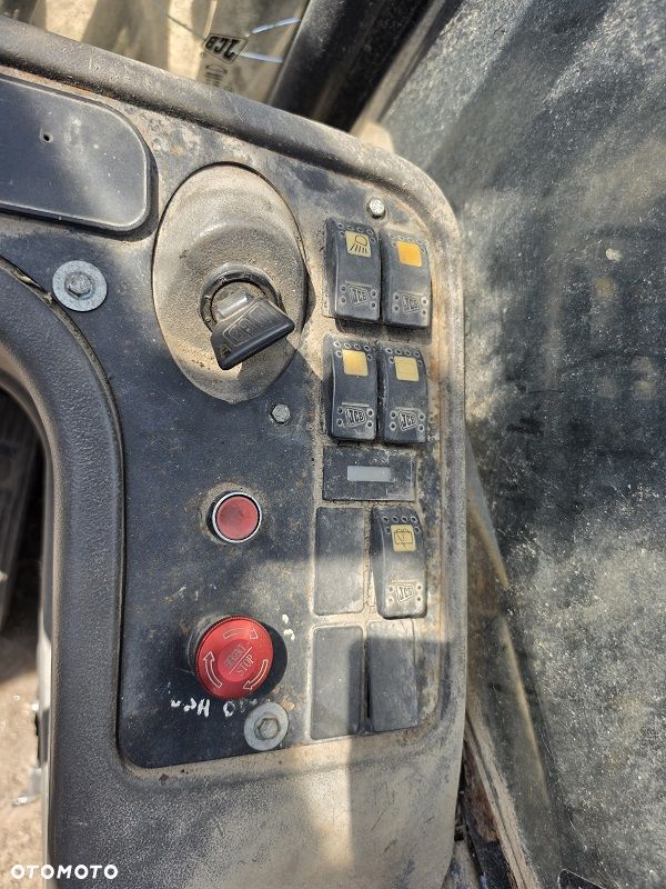 Hitachi EX30 - 4