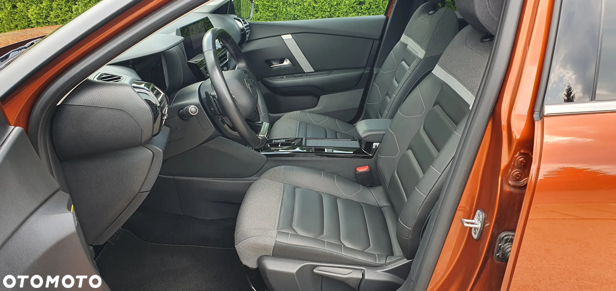 Citroën C4 PureTech 155 Stop&Start EAT8 SHINE - 28