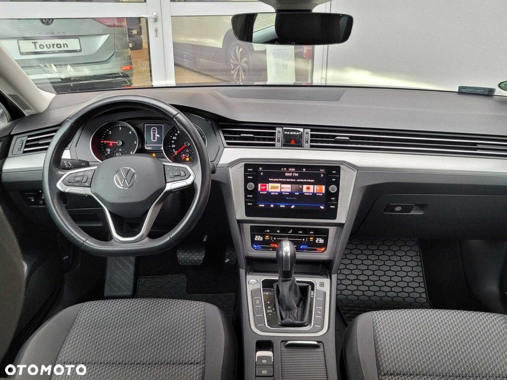 Volkswagen Passat - 8