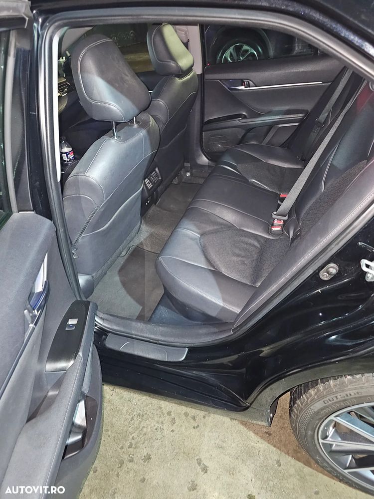 Toyota Camry Executive - 39