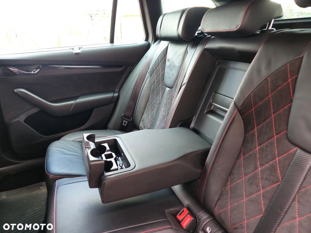 Skoda Octavia 2.0 TDI DSG 4x4 RS - 17