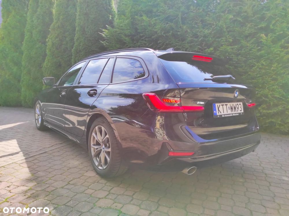 BMW Seria 3 318d Touring Advantage - 12